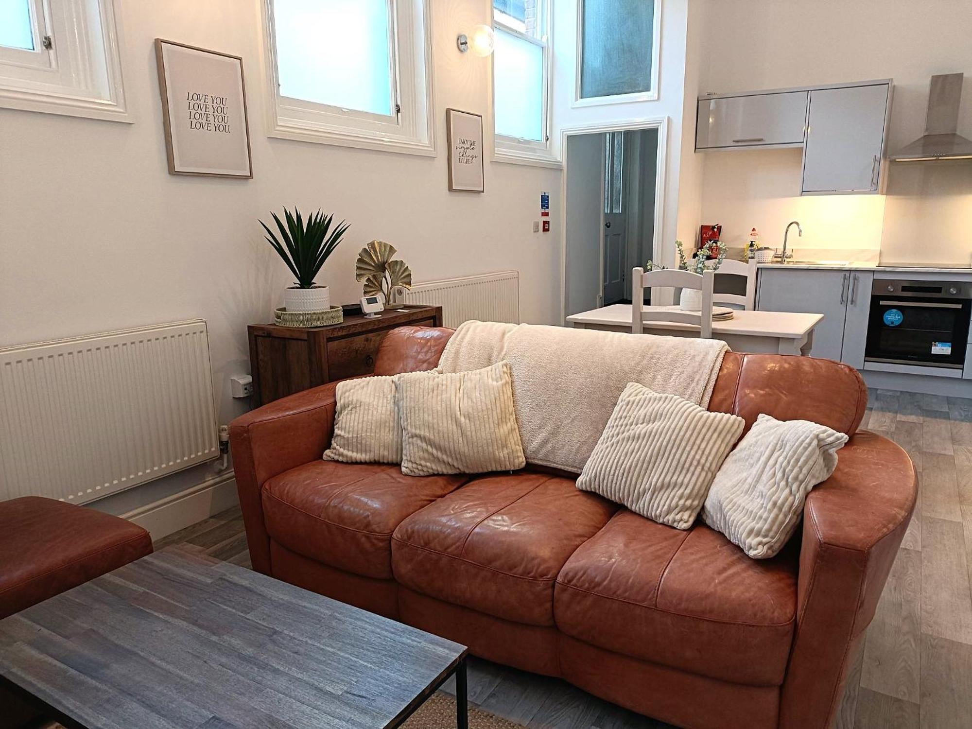 Whitchurch High Street Hideaway Esterno foto