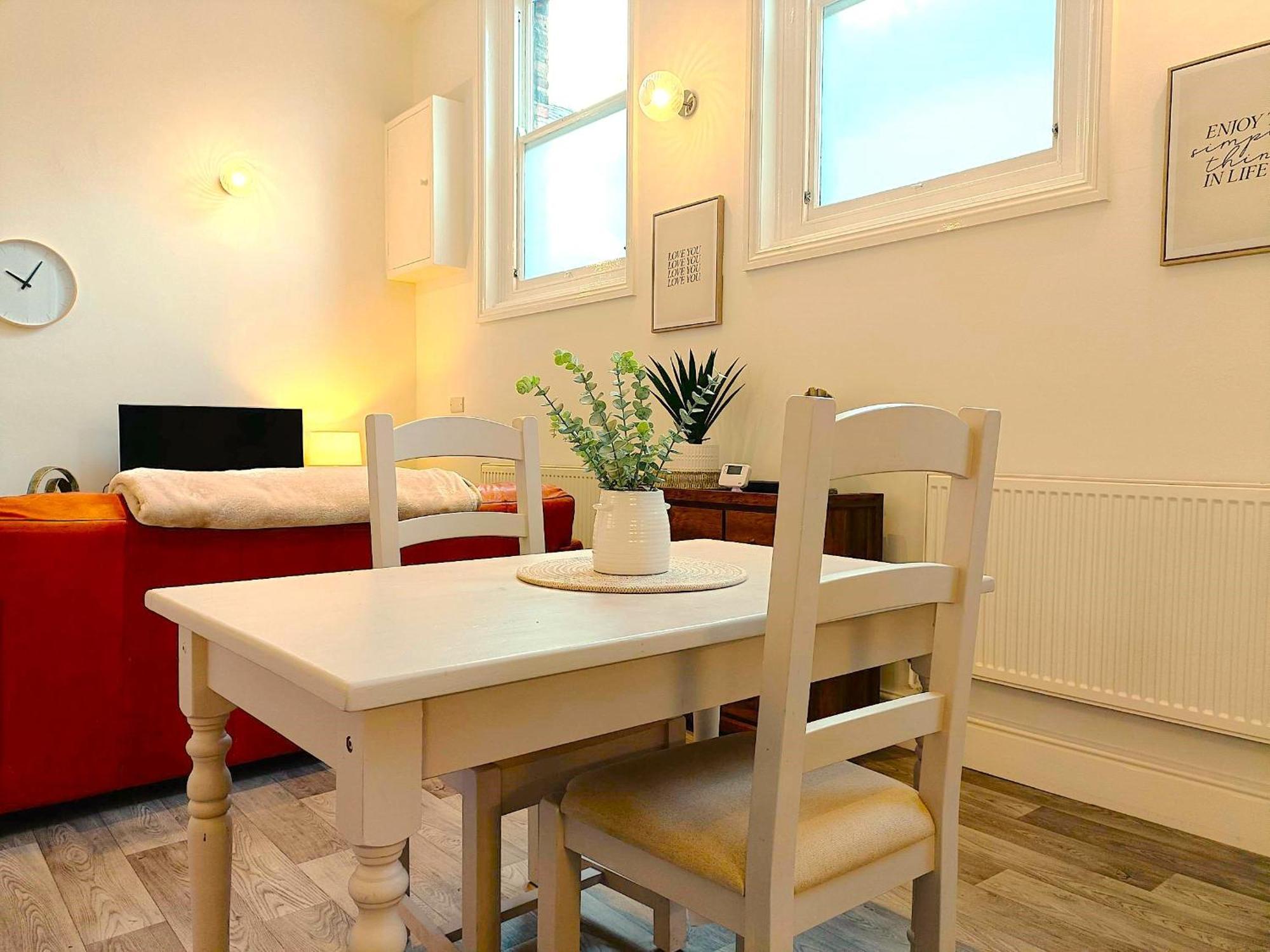 Whitchurch High Street Hideaway Esterno foto